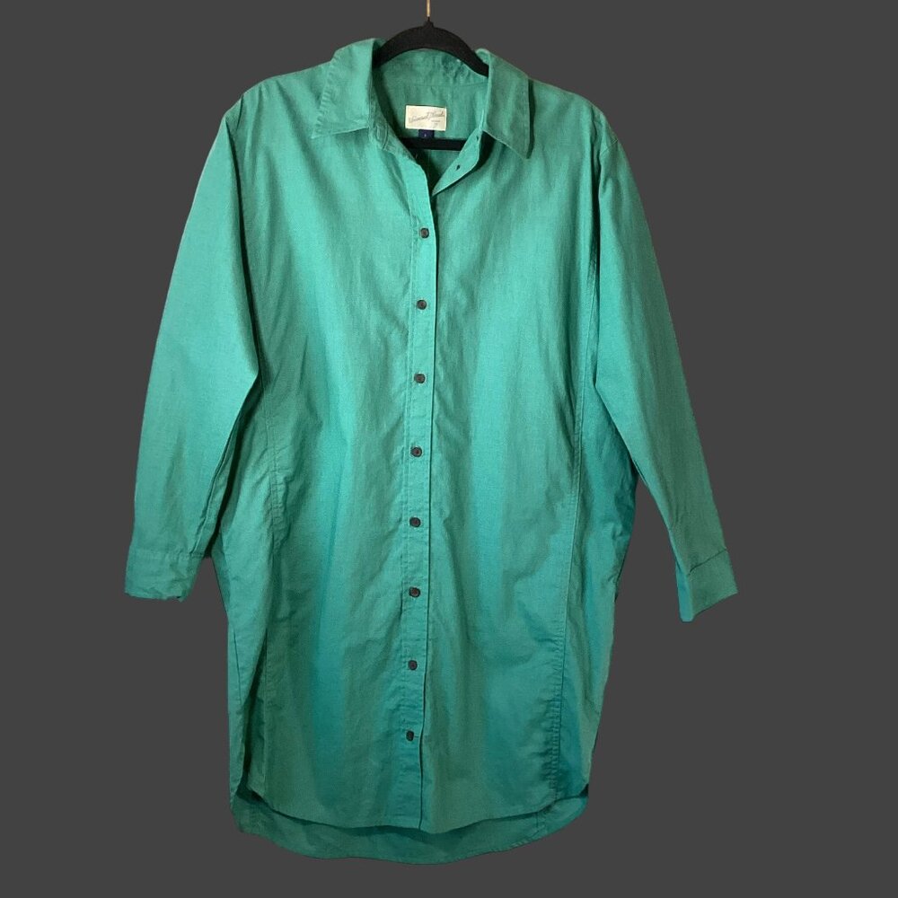 Universal Thread Long Sleeve Button Down Shirt Size Small NWT